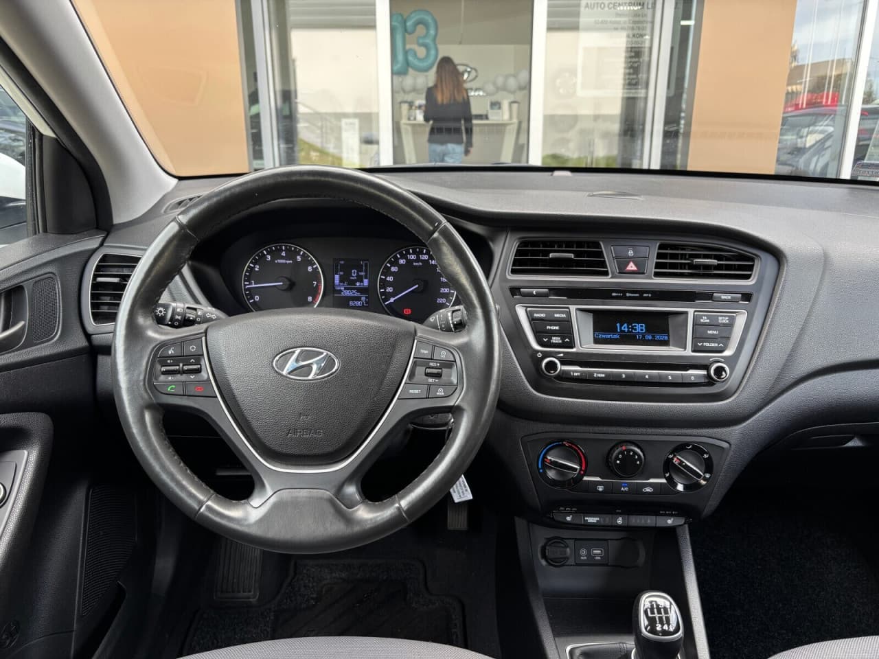 Hyundai i20 - zdjęcie 17