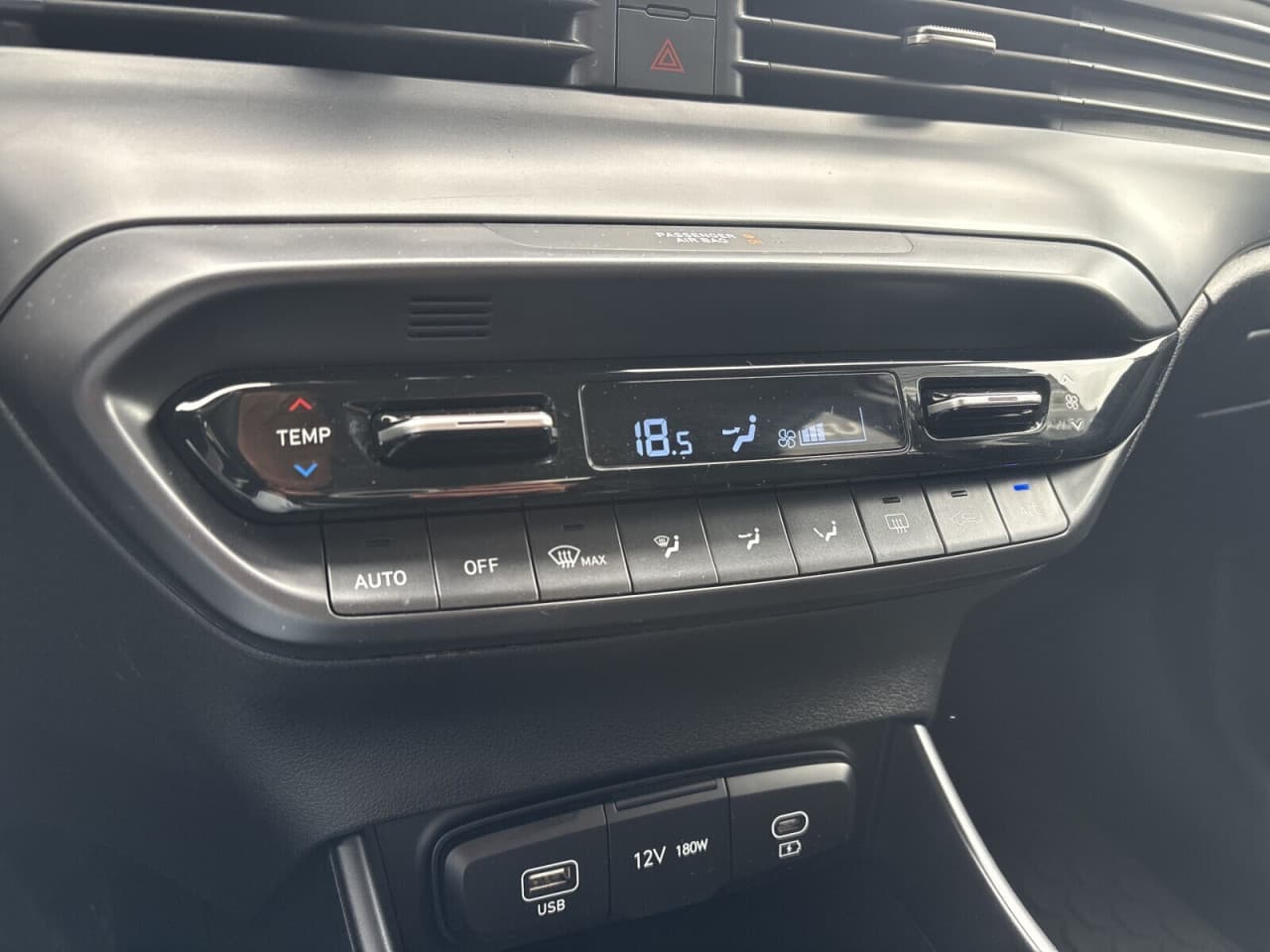 Hyundai i20 - zdjęcie 11