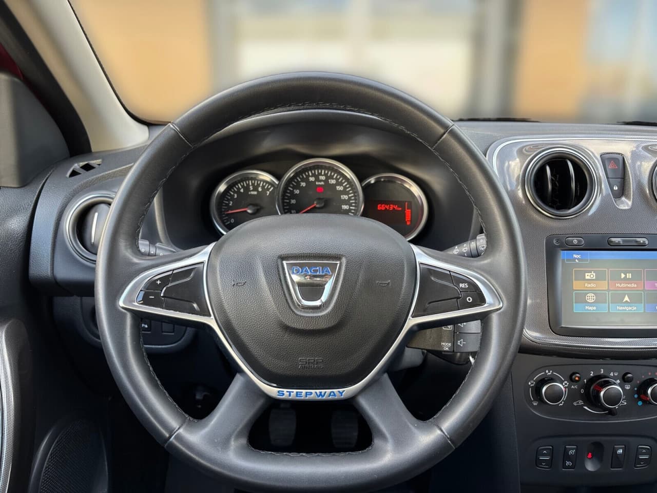 Dacia Sandero - zdjęcie 17