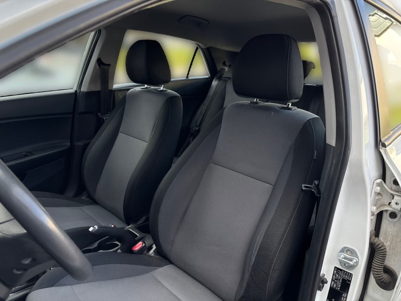 Hyundai i20 - zdjęcie 11