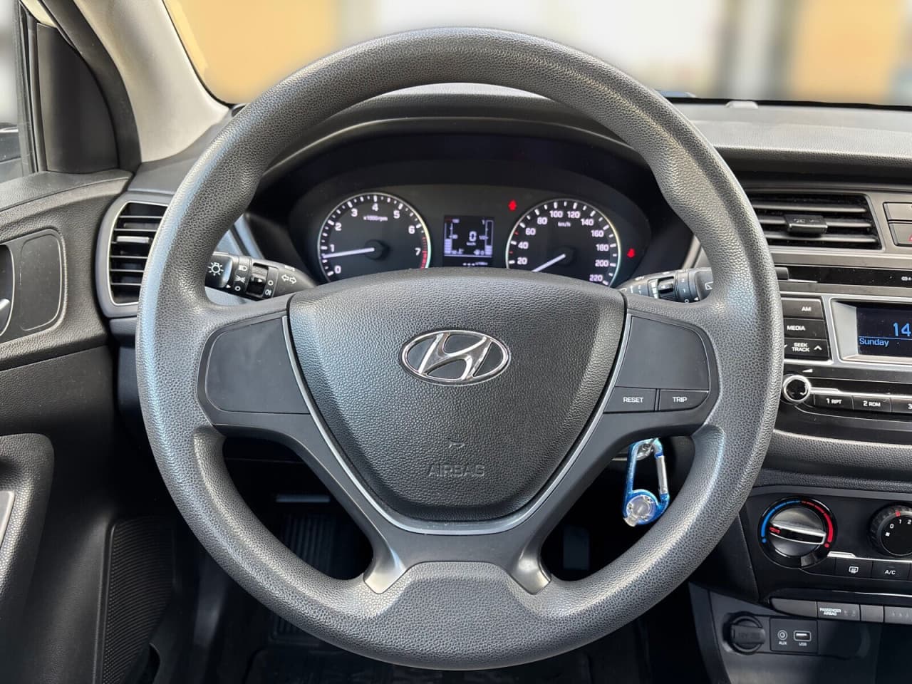 Hyundai i20 - zdjęcie 17