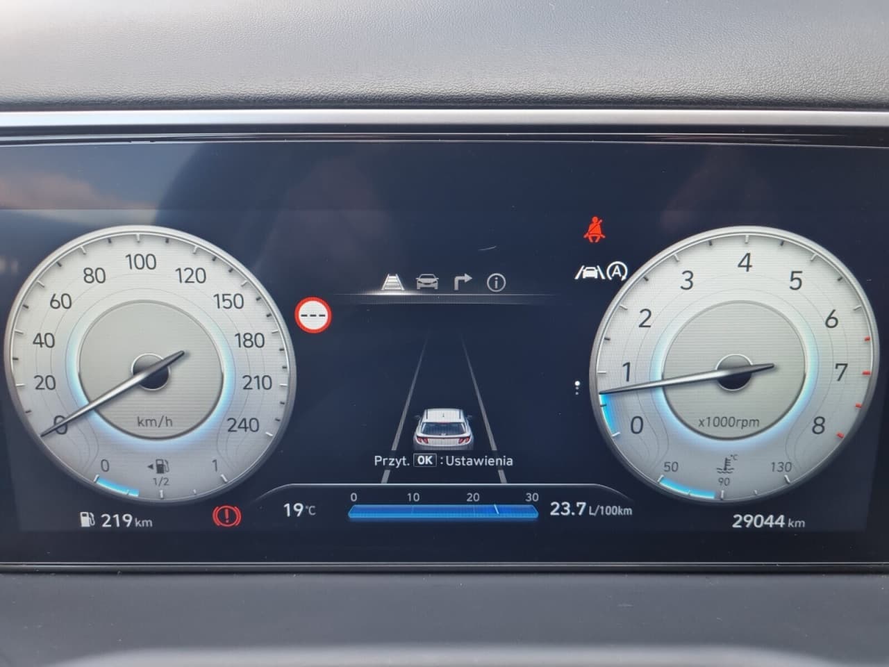 Hyundai Tucson - zdjęcie 14
