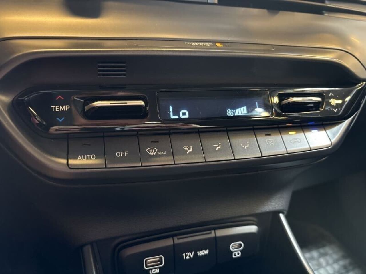 Hyundai i20 - zdjęcie 10
